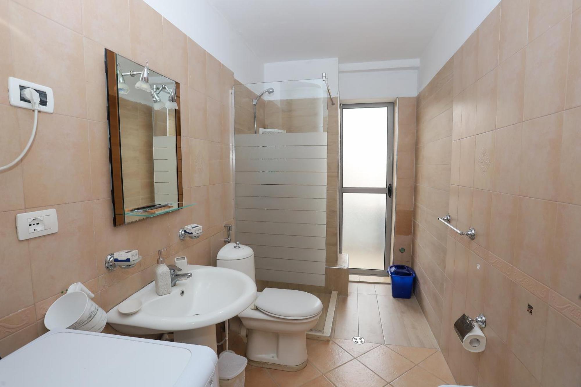 New Bazar Selvia Apartment ティラナ エクステリア 写真