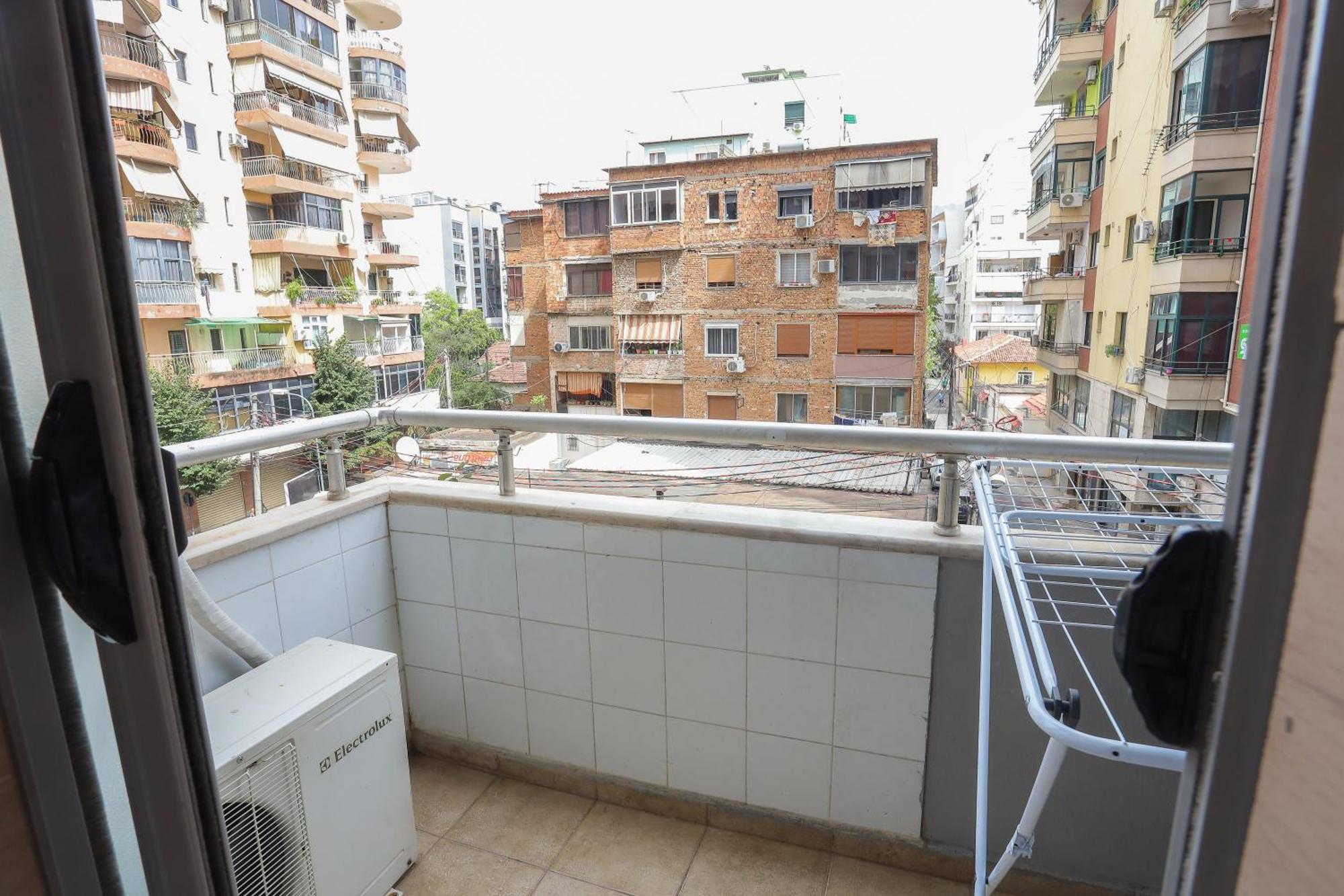 New Bazar Selvia Apartment ティラナ エクステリア 写真
